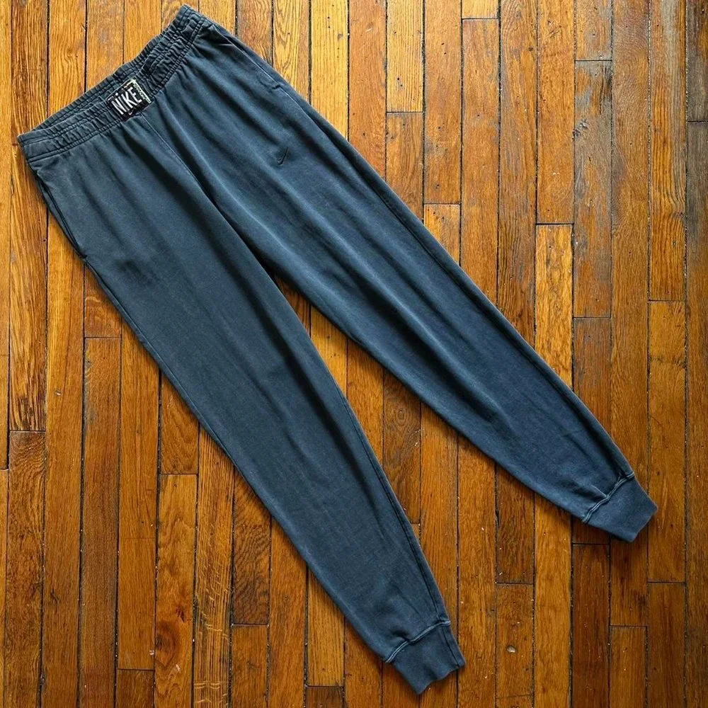 Nike Retro Men Grey Stonewash Faded Swoosh Logo High Rise Jogger Sweatpants‎
